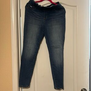 Pull on zipper free skinny jeans